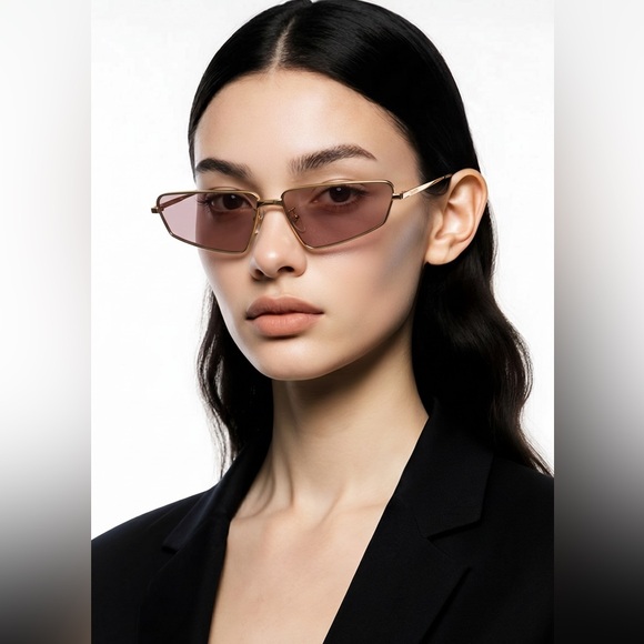 New Authentic Gucci GG0537S 002 Gold Cat-Eye Sunglasses Red Lenses main image 10